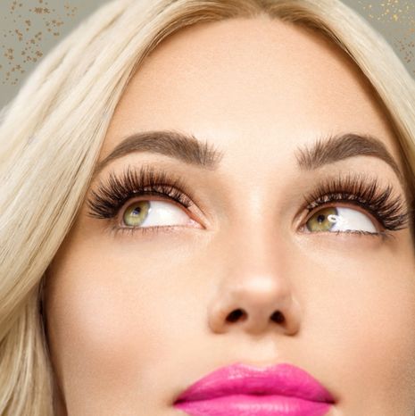 How to Apply False Lashes for Beginners