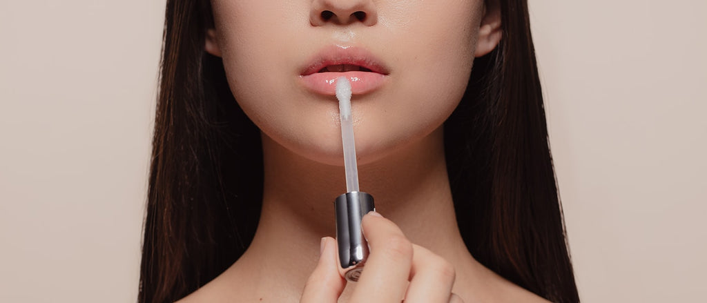 How To Put On Lip Gloss