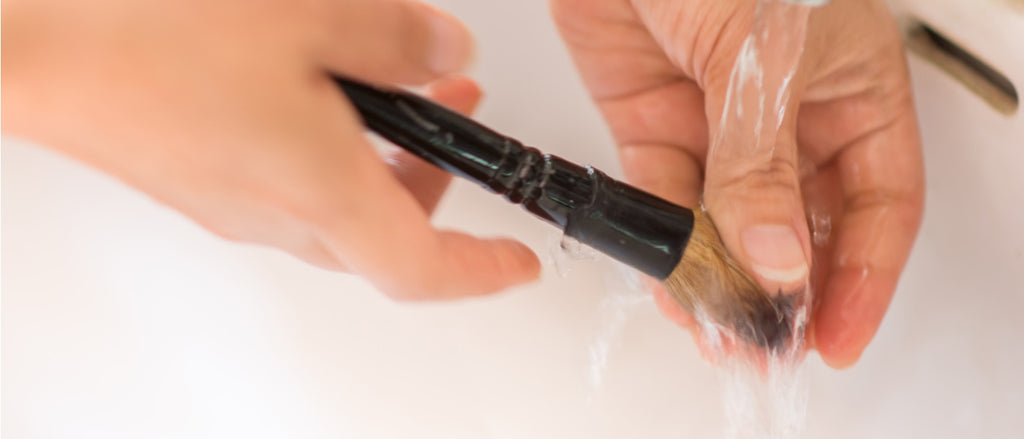 How to clean makeup brushes